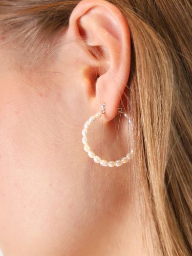 Silver Freshwater Pearl Chandelier Hoop Earrings [Natural Beige] - dfarbe - Modalova