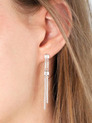 Silver Moissanite Trillion Chain Drop Earrings - dfarbe - Modalova