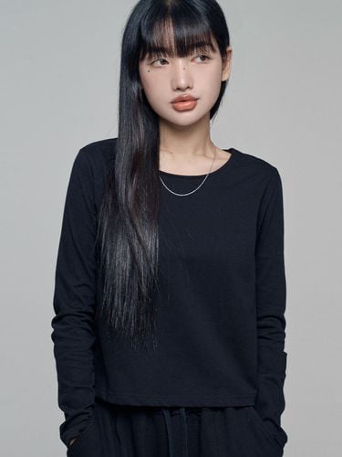 Cotton Long Sleeve Round Neck T-shirt [Black] - chicks - Modalova