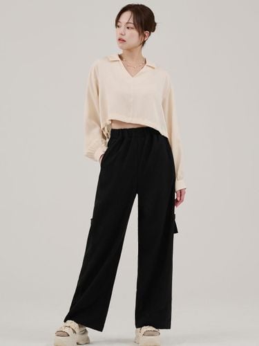 Fleece Straight-fit Side Belt Trousers [Black] - HYEYEONG KIM - Modalova