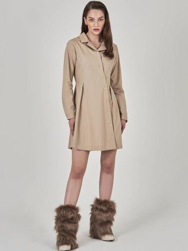 Diagonal Button Pintuck Shirt Dress [Beige] - HYEYEONG KIM - Modalova