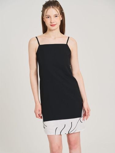 Satin Tunic Sleeveless Square Neck Dress [Black] - HYEYEONG KIM - Modalova