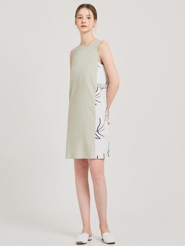 Satin Tent Sleeveless Midi Dress [Green] - HYEYEONG KIM - Modalova