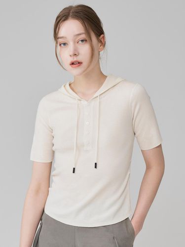 Wool Hooded Pintuck Short Sleeve Top [Beige] - HYEYEONG KIM - Modalova