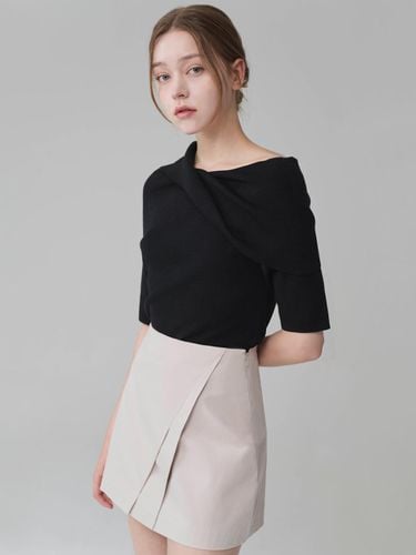 Double Diagonal Line A-line Mini Skirt [Beige] - HYEYEONG KIM - Modalova