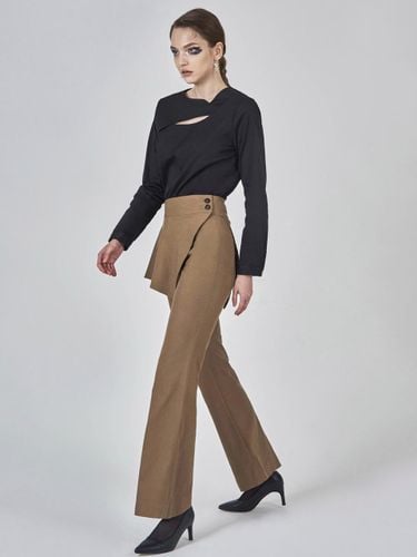 Peplum Bootcut Cotton-Rayon Trousers [Yellow Ocher] - HYEYEONG KIM - Modalova