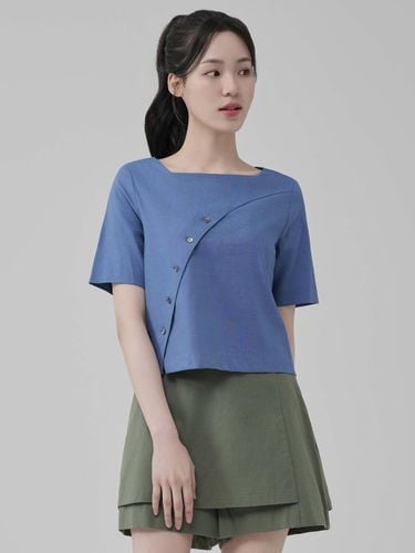 Button Semi-Crop Cotton-Linen Blouse [Blue] - HYEYEONG KIM - Modalova