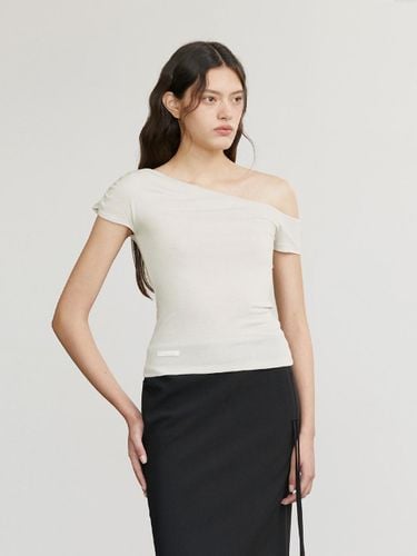 Unbalanced One-Shoulder Ruched Top [Grey Beige] - AFTERHOURS - Modalova