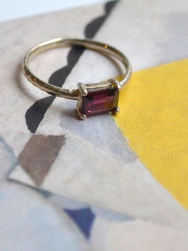 Sterling Silver Square-Cut Garnet Ring - martha in the garret - Modalova