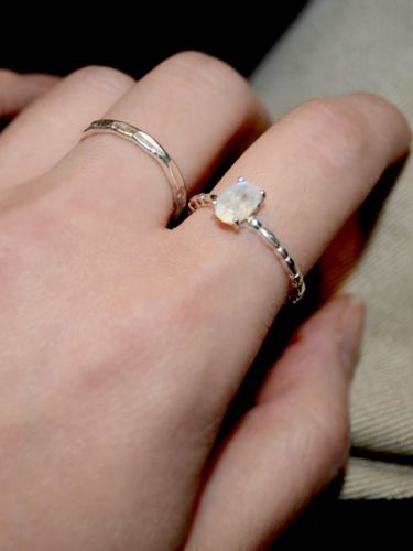 Rainbow Moonstone Sterling Silver Ring - martha in the garret - Modalova