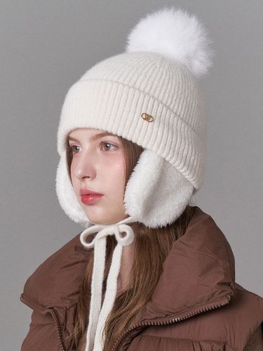 Cable Knit Wool Blend Earmuff Chin Strap Beanie - WHITE SANDS - Modalova