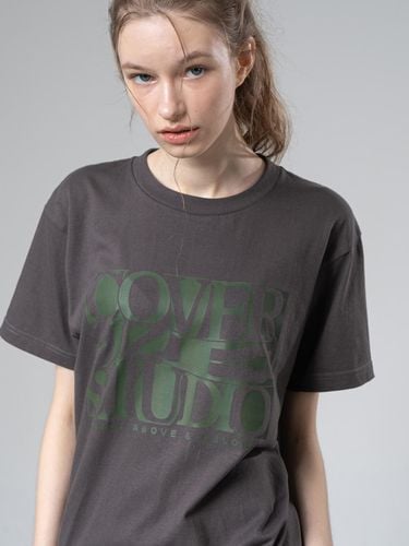 Two Tone Lettering Short Sleeve T-shirt [Charcoal] - COVERIZE - Modalova