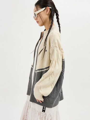 Half Colored Cable Oversized Jumper Cardigan [Ivory] (LFWCS25110IVX) - LUCKY CHOUETTE - Modalova