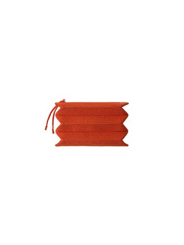 Lucky Pleats Recycled Polyester Knit Pouch [Orange] - JOSEPH & STACEY - Modalova