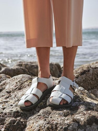 Premium Leather T-strap Fisherman Sandals [Beige/Black] (MILO) - JERUSALEM SANDALS - Modalova