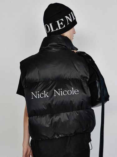 Signature Padded High-neck Vest [Black] - NICK&NICOLE - Modalova