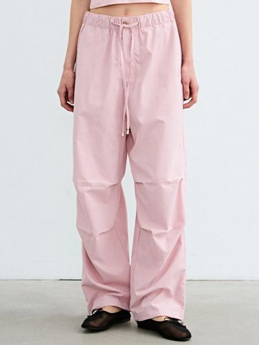 Minimal Wide-leg Shirring Parachute Pants [Pink] - NICK&NICOLE - Modalova