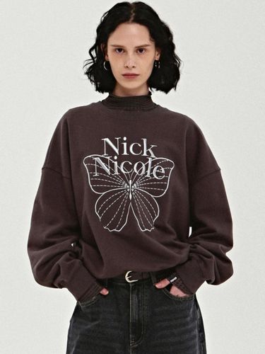 Volume Butterfly Embossed Signature Sweatshirt [Charcoal Silver] - NICK&NICOLE - Modalova