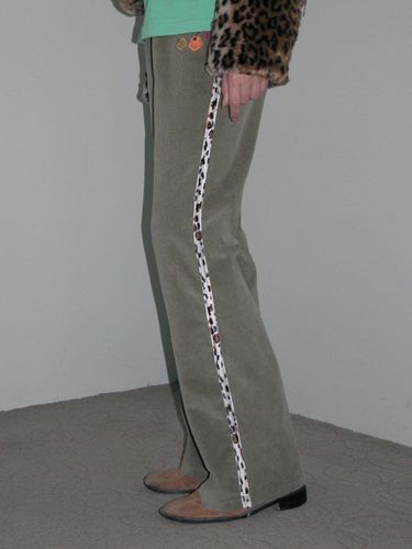 Leopard Print Bootcut Corduroy Pants [Khaki] - seasee - Modalova