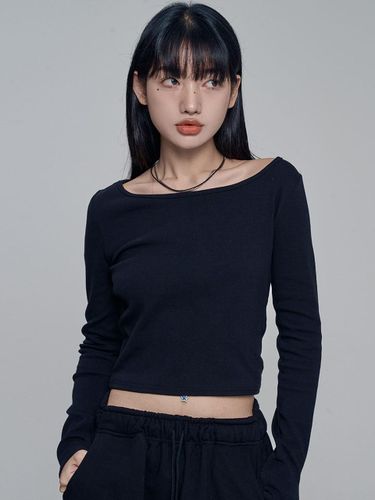 Boat Neck Cotton Long Sleeve T-shirt [Black] - chicks - Modalova