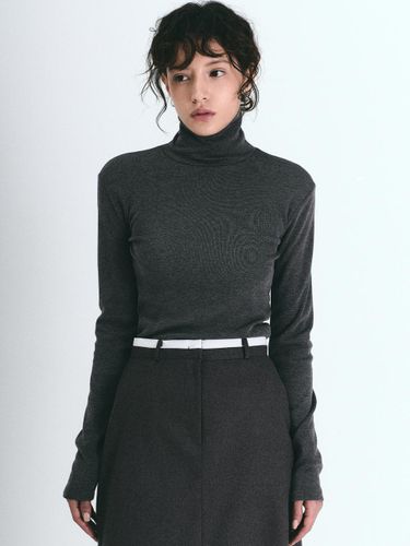 Minimal Soft Slim Turtleneck Top [Charcoal] - NICK&NICOLE - Modalova