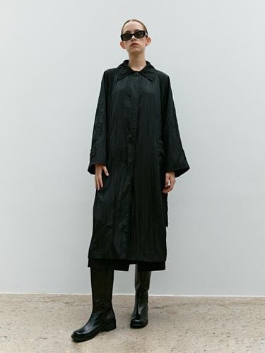 Wrinkle Single Stand Collar Trench Coat [Black] - MOHAN - Modalova