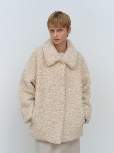 Stand Collar Fluffy Shearling Jacket 2COLORS - MOHAN - Modalova