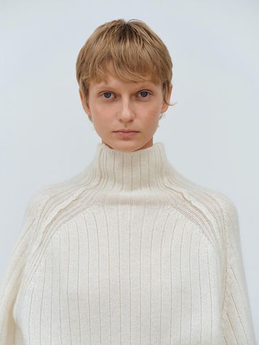 Kid Soft Wool Loose Fit Turtleneck Knit Top - MOHAN - Modalova