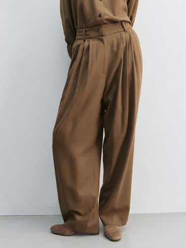 Four Pleat Italian Wool Banding Pants [Camel] - YIJU - Modalova