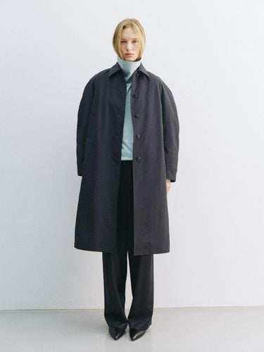 Japanese Polyester Padded Relaxed Coat [Midnight Black] - YIJU - Modalova