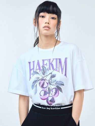 Grape Print Modal Cotton T-Shirt [Beige] - HAE BY HAEKIM - Modalova