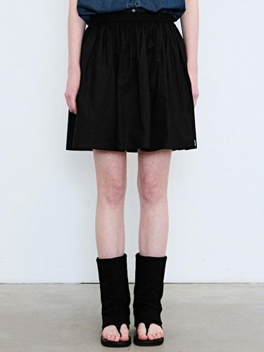 Mini Balloon Pintuck Skirt [Black] - NICK&NICOLE - Modalova