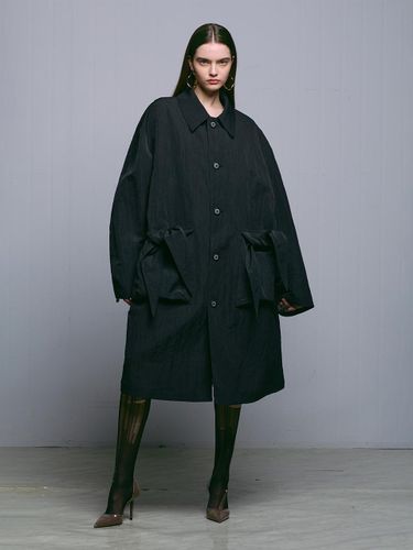 Tie Flap Pocket Nylon Single Coat [Black] - MUNN - Modalova