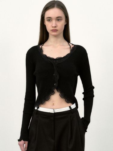 Lace Frill Cropped Essential Cardigan [Black] - NICK&NICOLE - Modalova