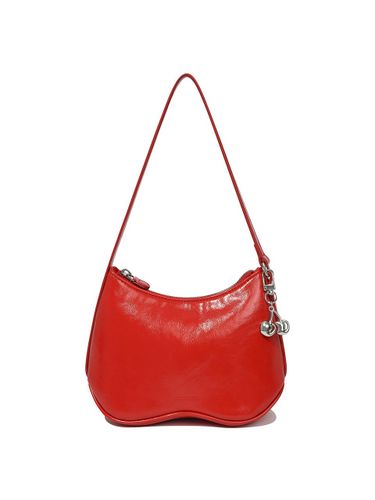 Glossy PU Leather Curved Bottom Pocket Signature Handbag [RED] - KIRSH - Modalova