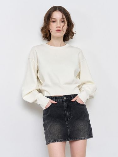 Structured Semi-Cropped Knit Sweatshirt [beige] (WBE1L05505) - GENERAL IDEA - Modalova