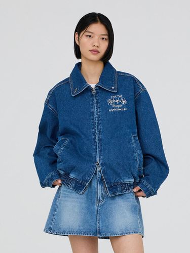 Semi-Over Broken Twill Bomber Denim Jacket [Indigo Medium] - Wrangler - Modalova