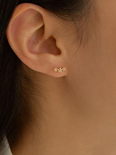 K Blooming Flower Cubic Zirconia Earring (LFPI11) - LUNNE - Modalova