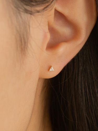 K Gold 3-Prong Triangle Mini Stone Piercing (#LFPI06) - LUNNE - Modalova