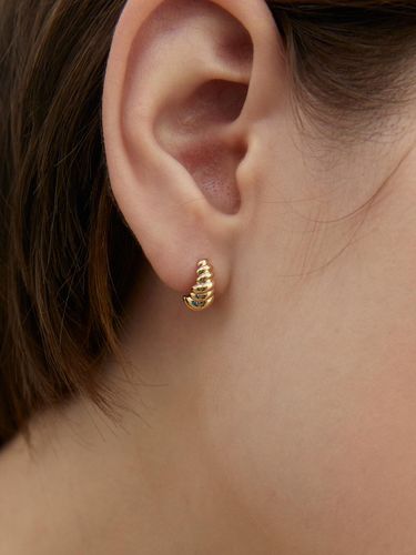 K Croissant One-Touch Hoop Earrings (LFE25) - LUNNE - Modalova