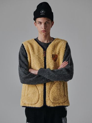 Archive Patch Fleece Lined Fur Vest [Yellow] - beyondcloset - Modalova