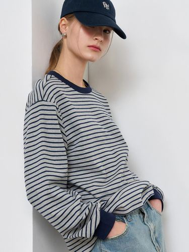 Basic Stripe Long Sleeve Loose Fit T-shirt [MELANGE GREY] (SBE1U01005) - GENERAL IDEA - Modalova