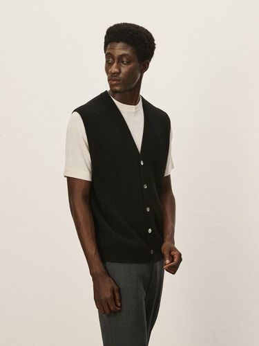 V-neck Cable Cashmere Vest [Black] (M43MVT004BK) - murray allan - Modalova