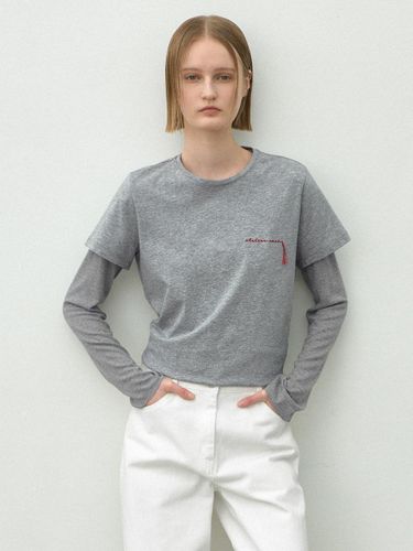 Essential Embroidered Semi-Cropped T-shirt (T-6998) - Atelier Nain - Modalova