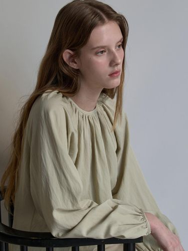 ROHA Shirring Delicate Blouse [Pale Green] (amr2015) - Amour moier - Modalova