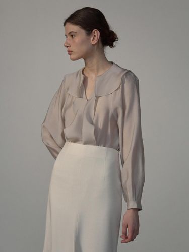 Ruffled Pintuck Tencel Blend Blouse [Taupe Beige] - MOMET - Modalova