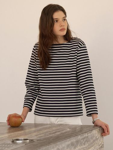 Stripe Boat Neck T-shirt [Navy] - MOMET - Modalova