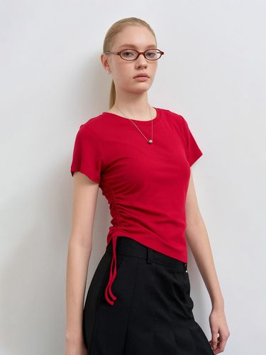 Shirring Slim Fit Half T-shirt [RED] (WBE1L01501) - GENERAL IDEA - Modalova