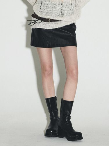 Leather Diagonal Cut Mini Skirt [Black] - TWEE - Modalova