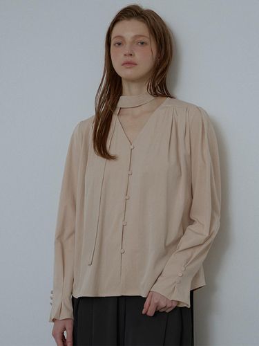 Button Tie Shoulder Shirring Blouse [beige] - DEHEVE - Modalova